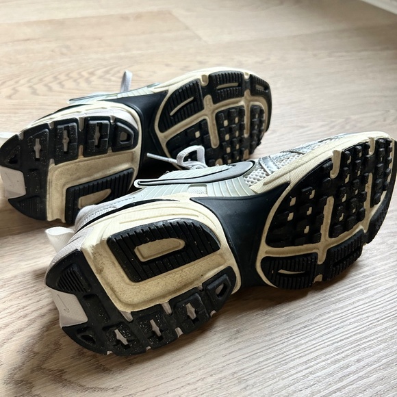 Nike V2K Run Size 9 - Picture 2 of 5